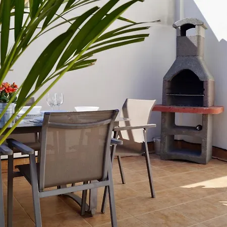 Sunny Harbour Apartment *
